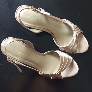 Liz Claiborne gold heels size 7